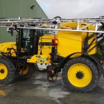 Cuve jaune 2800L sur machine